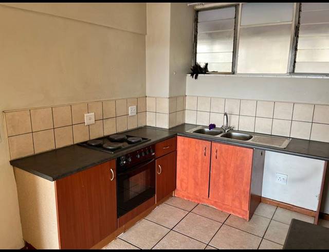 1 BEDROOM COMPLEX FOR SALE IN SUNNYSIDE